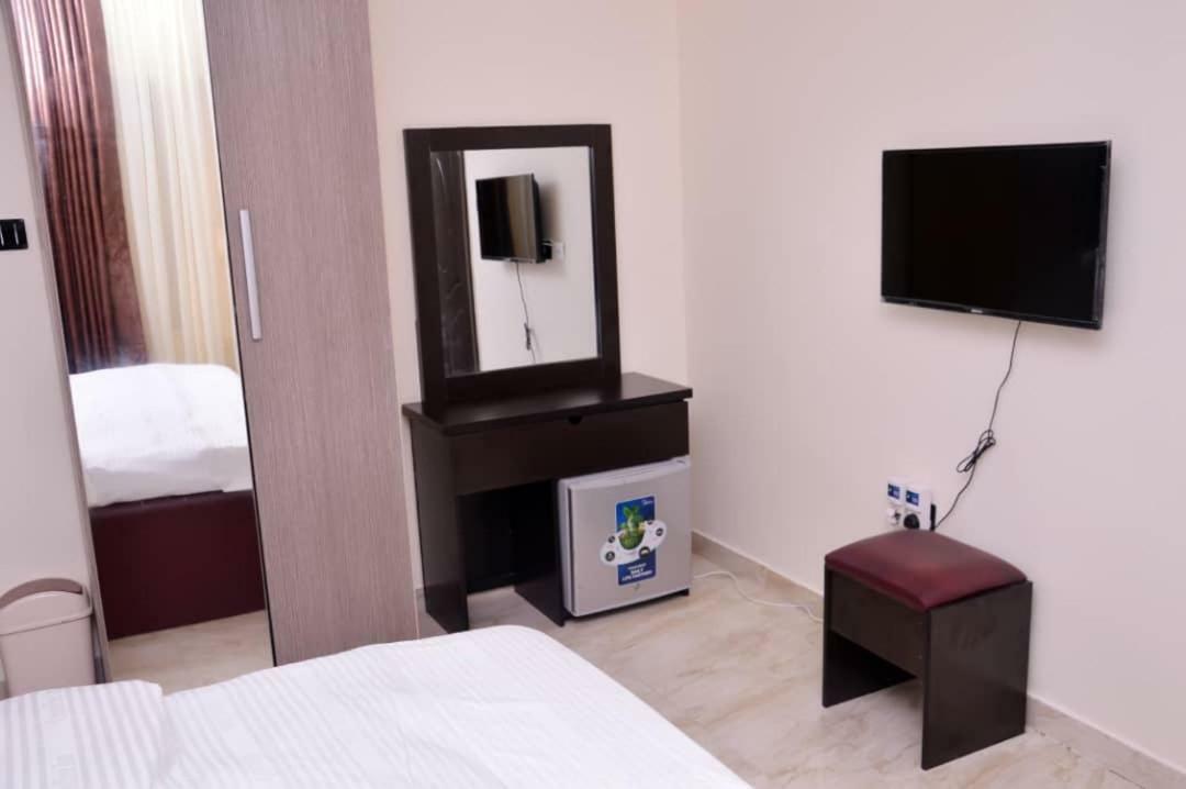 City Nest Hotel Ogombo Zewnętrze zdjęcie